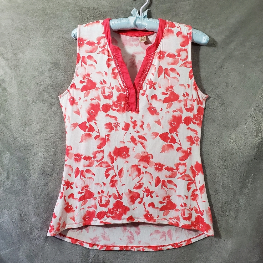 High Low Sleeveless V-neck Blouse White and Coral Floral Size S EUC